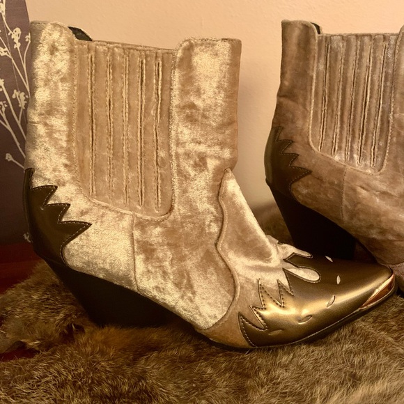 Stylish Beige and Brown Women's Boots - Picture 2 of 6